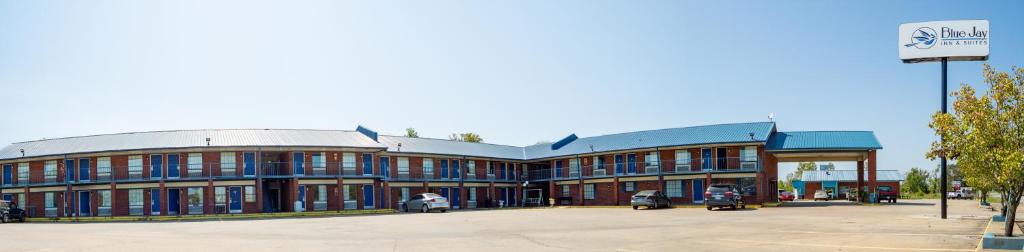 Blue Jay Inn & Suites photo 2