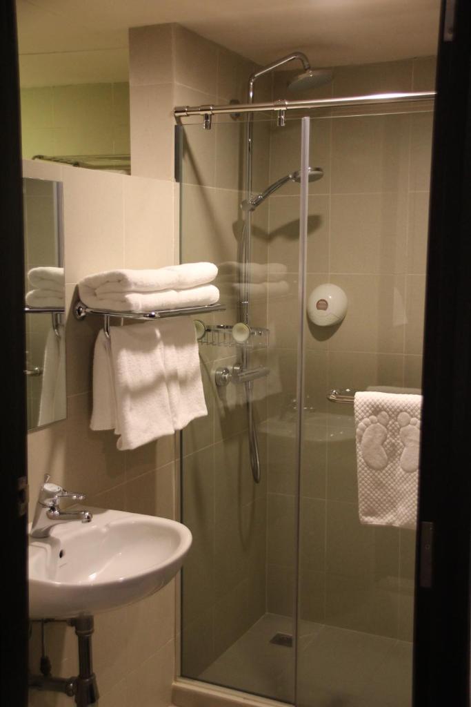 Двухместный (Двухместный номер Делюкс с 2 отдельными кроватями), Strand Hotel