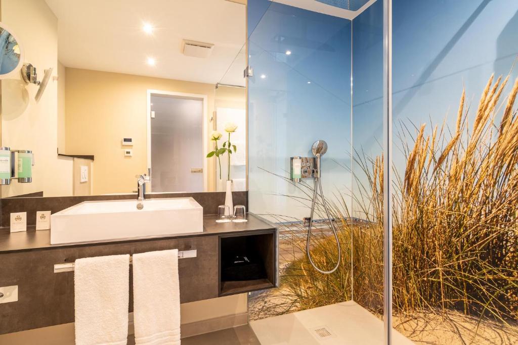 ambassador hotel & spa photo 1