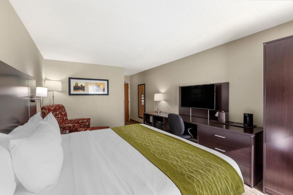 Comfort Inn Airport West - Tap to explore photos