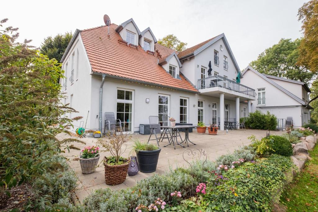 Herrenhaus Jürgenshof photo 3