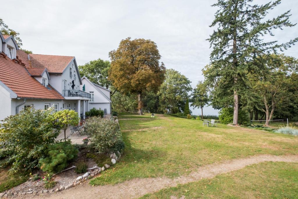 Herrenhaus Jürgenshof photo 4