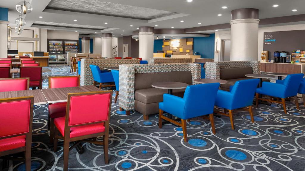 Holiday Inn Express - Kansas City Downtown, an IHG Hotel photo 4