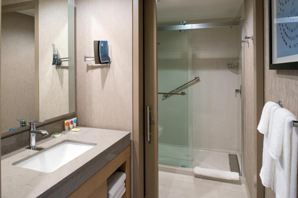 Четырехместный (Номер с кроватью размера «king-size» - Верхний этаж), Hyatt Place Chicago Wicker Park - BRAND NEW