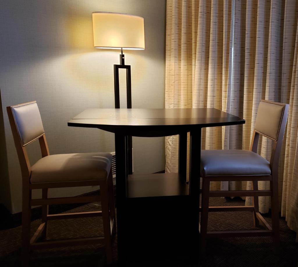 Coast Kamloops Hotel & Conference Centre photo 1