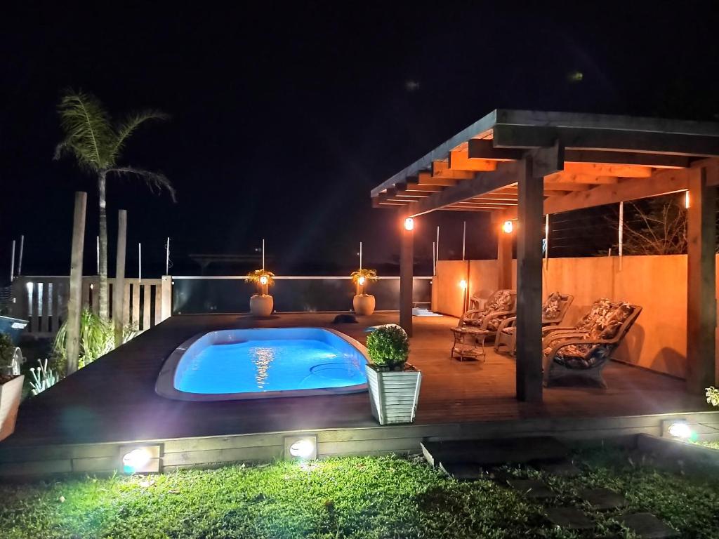 Casa na beira da lagoa com piscina e rampa para embarcações photo 3