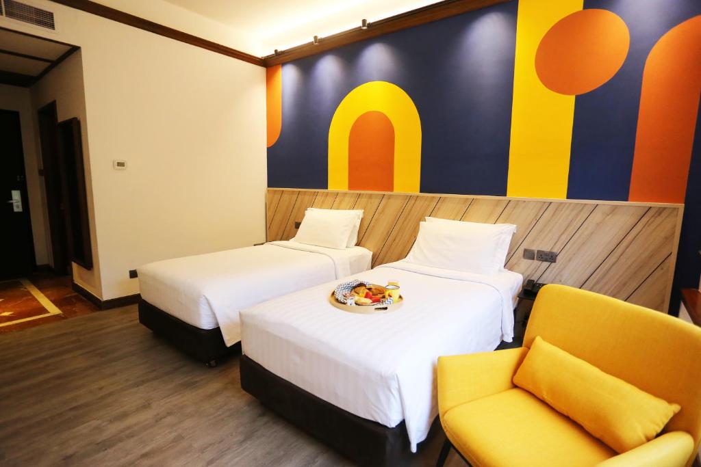 Двухместный (Prepaid Voucher: Deluxe Tropical Room with Breakfast (Validity: From 15 November 2020 till 30 June 2021, T&C applies)), Отель Furama RiverFront