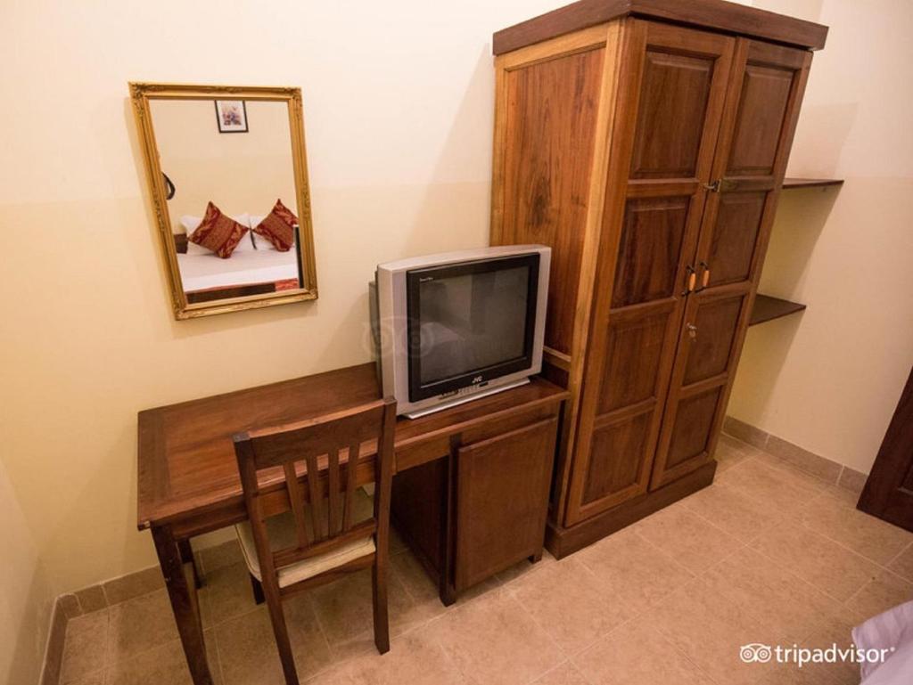 Двухместный (Улучшенный номер с кроватью размера «queen-size»), Caroline Hotel