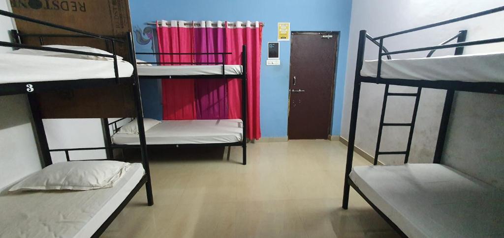 Номер (Кровать в общем 6-местном номере для мужчин и женщин), HosteLaVie-Gokarna
