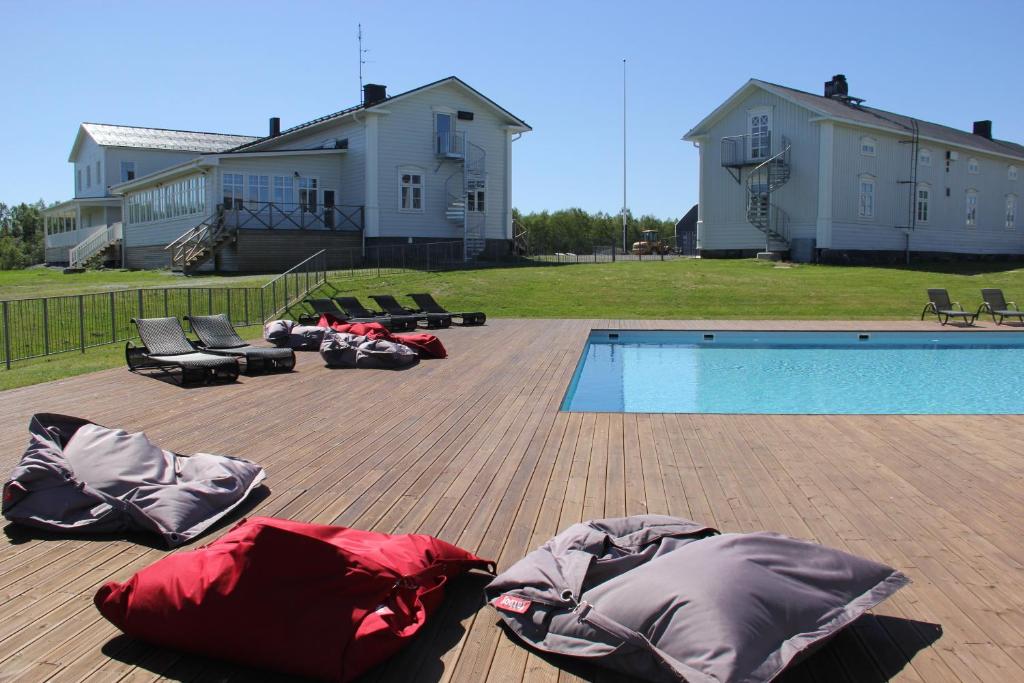 Cape East photo 2