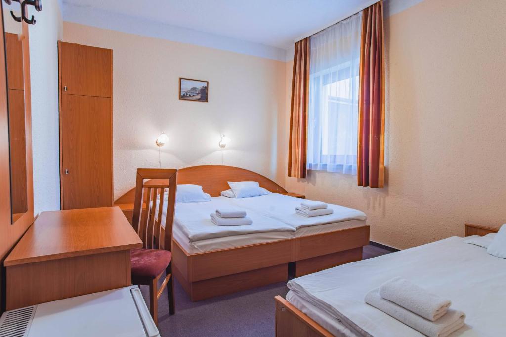 Трехместный (Стандартный трехместный номер), CE Bestline Hotel