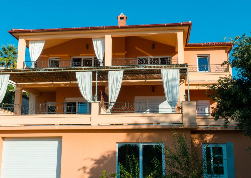 Apartments Villa Kristina photo 4