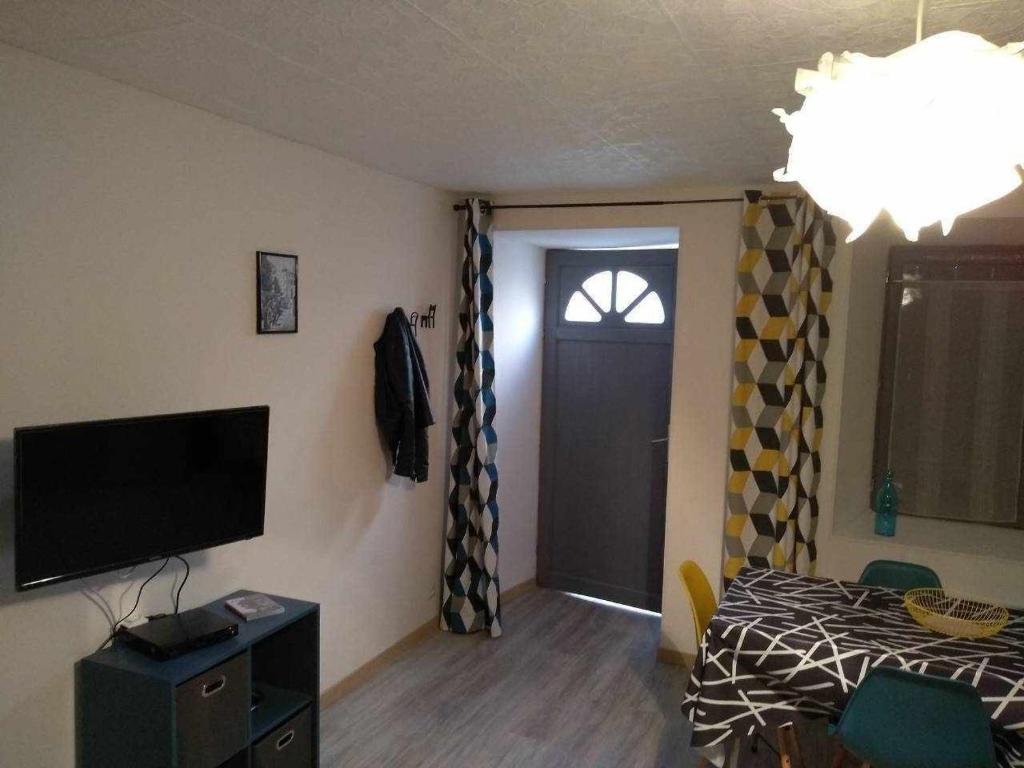 Joli petit logement en centre ville de Brioude photo 4