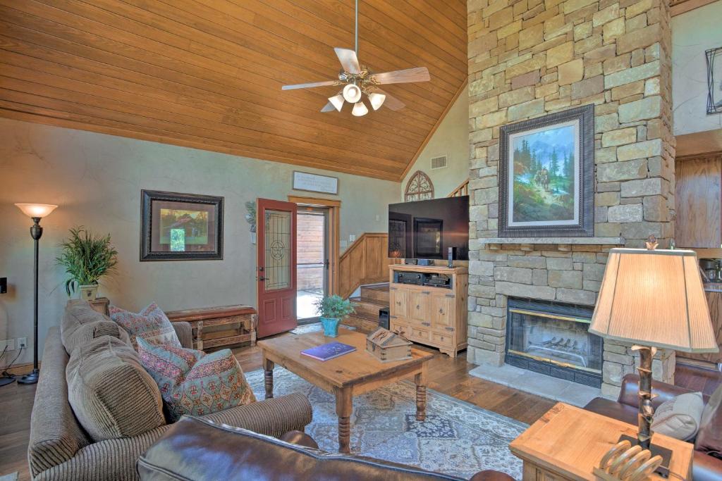 Lakefront Living Private Dock, Deck, and Game Room! photo 4