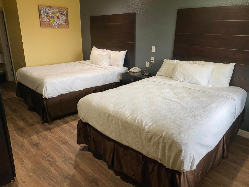 Woodridge Inn and Suites photo 4