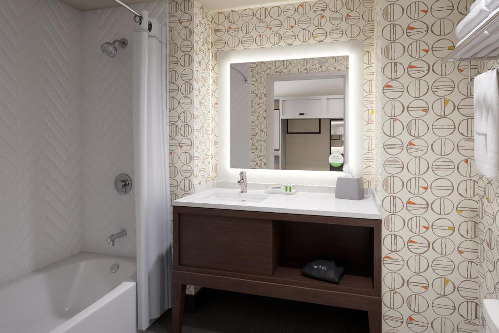 Holiday Inn - Erie, an IHG Hotel photo 3