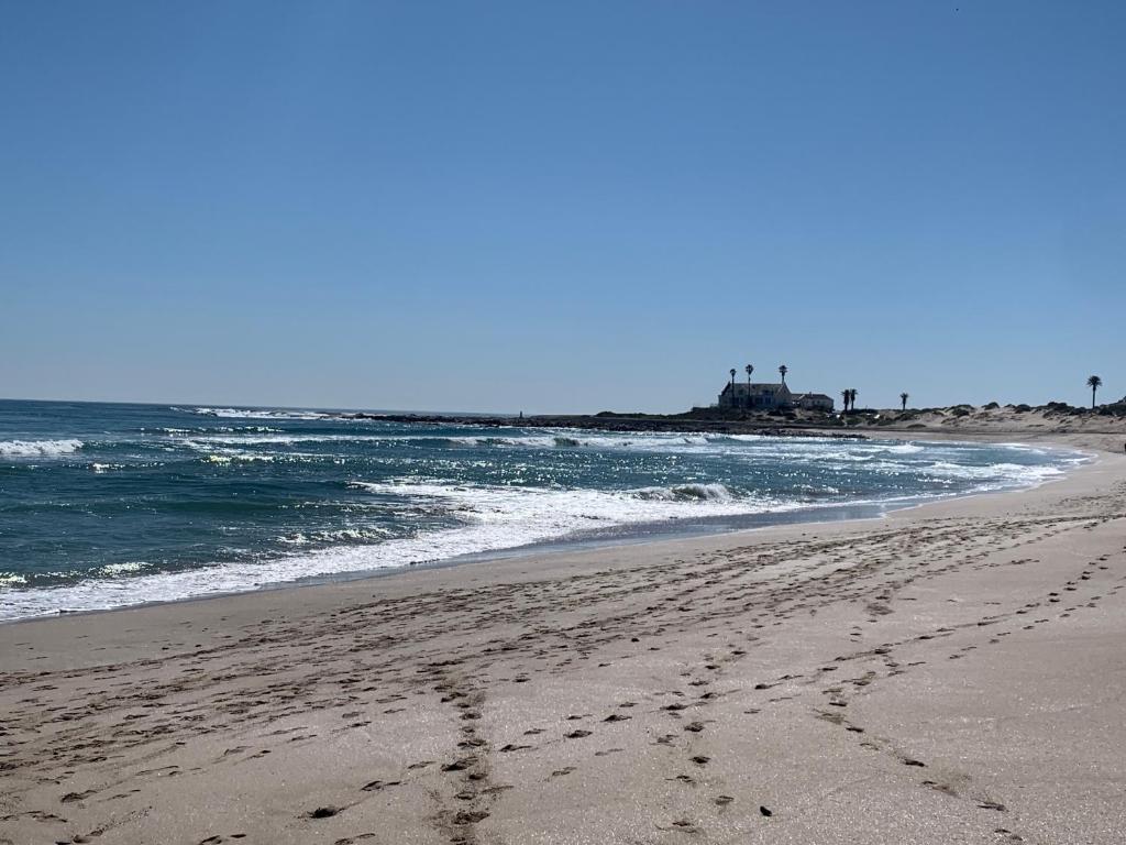 9 on the beach photo 2