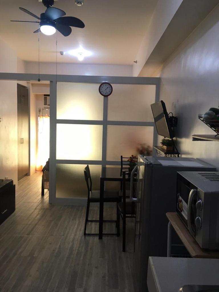 Condominium with Swimming Pool and Viewing Deck photo 1