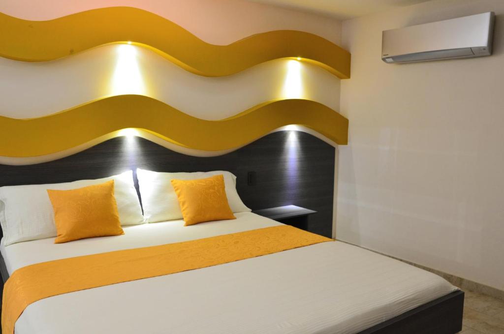 Hotel Diamante Real Cienaga photo 4