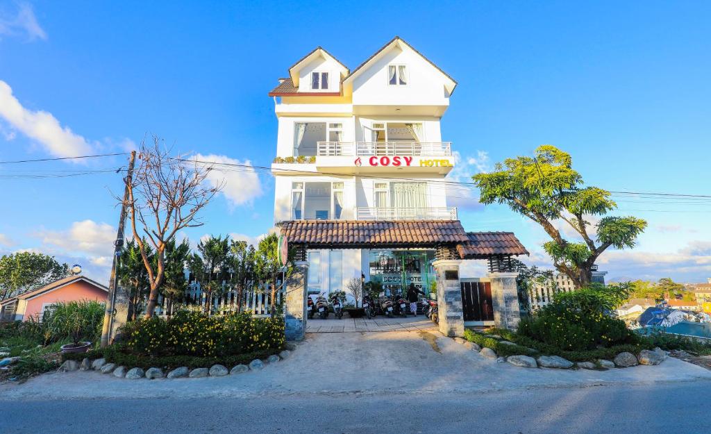 Cosy Hotel & Apartment Dalat photo 3