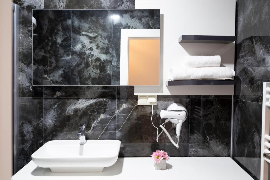 Hatton Suites Esenboga - Tap to explore photos
