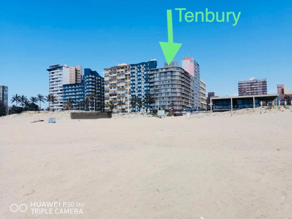 605 Tenbury Beach Apartment - Tap to explore photos