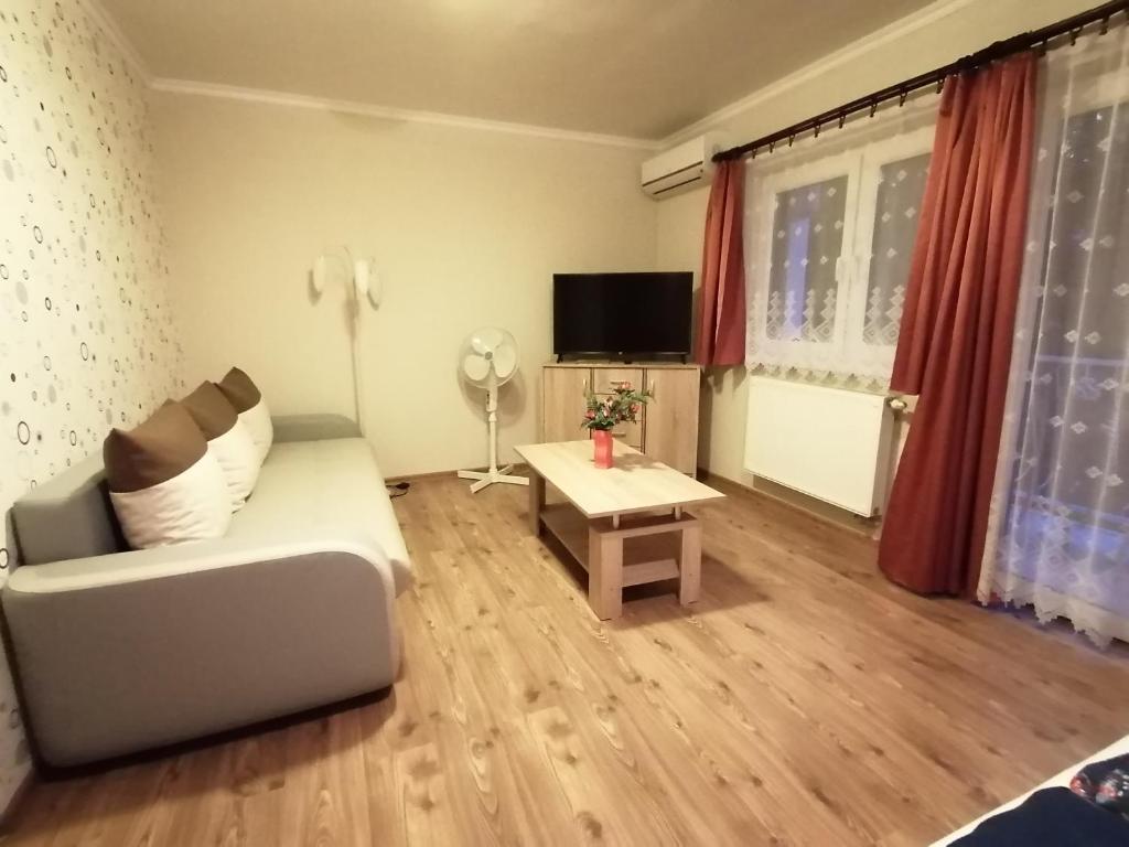 Апартаменты (Апартаменты с 1 спальней и балконом), Magdalena Apartmanház