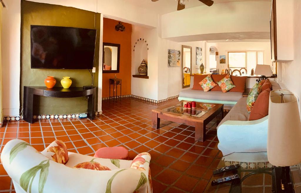 Departamento en Marina Vallarta New listing photo 3