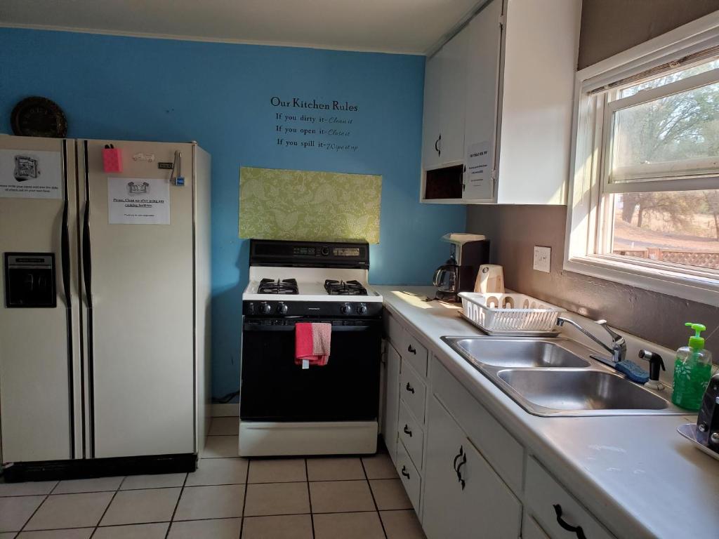 Yosemite International Hostel photo 4