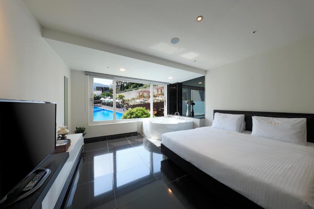 Doya Hotel Geoje Room Type - Double Room with Pool View