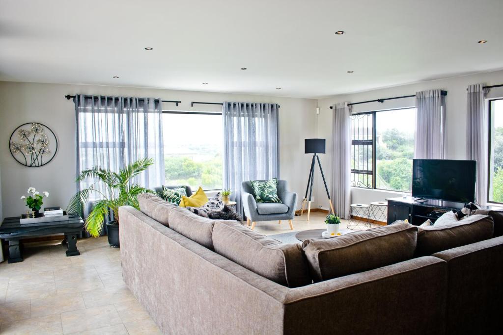 Aguia-Vista Paradise Bliss, 3BR, Pool, Beach Walk photo 4