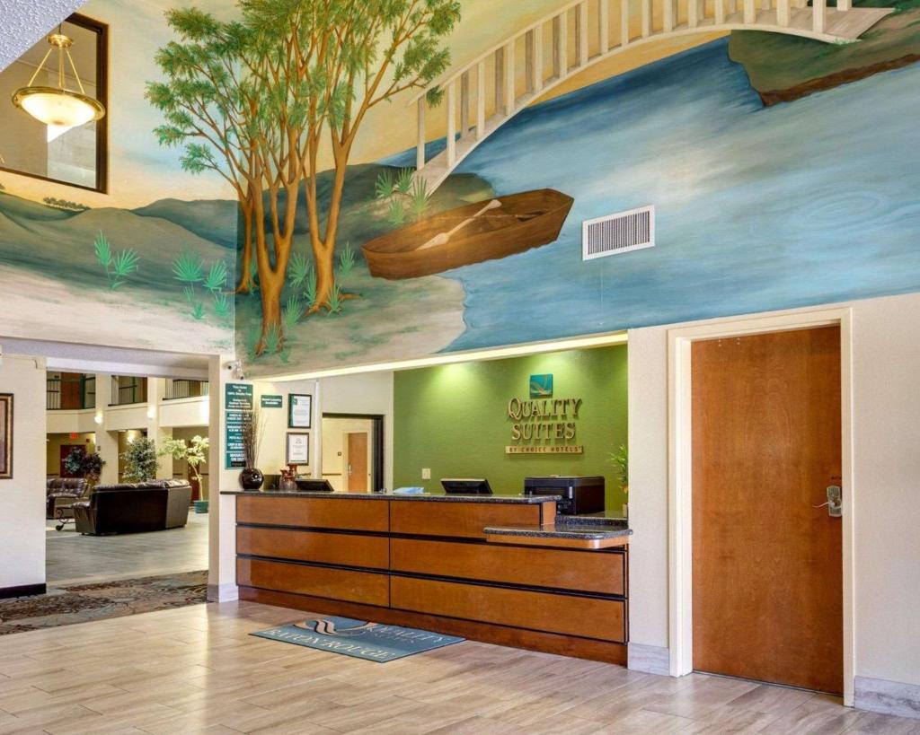 Quality Suites Baton Rouge East - Denham Springs photo 2