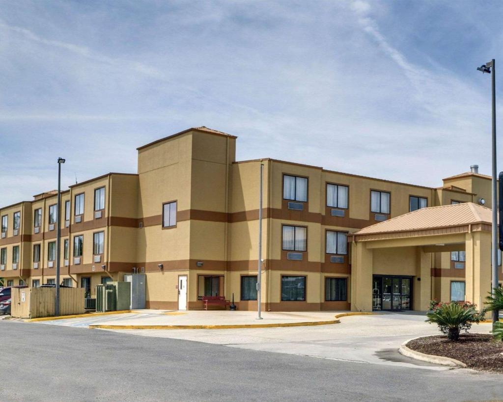 Quality Suites Baton Rouge East - Denham Springs photo 3