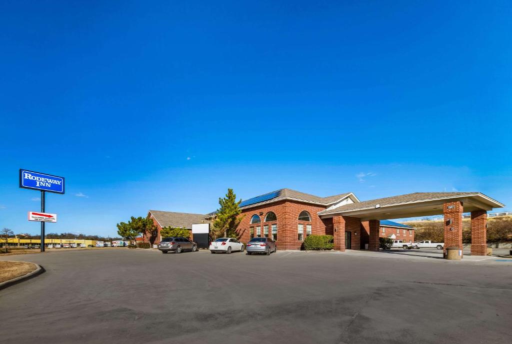 Rodeway Inn image