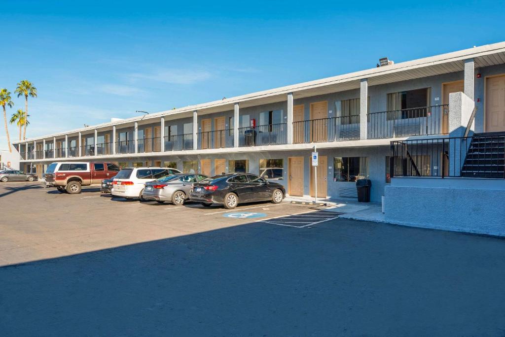 Rodeway Inn Phoenix North I-17 image