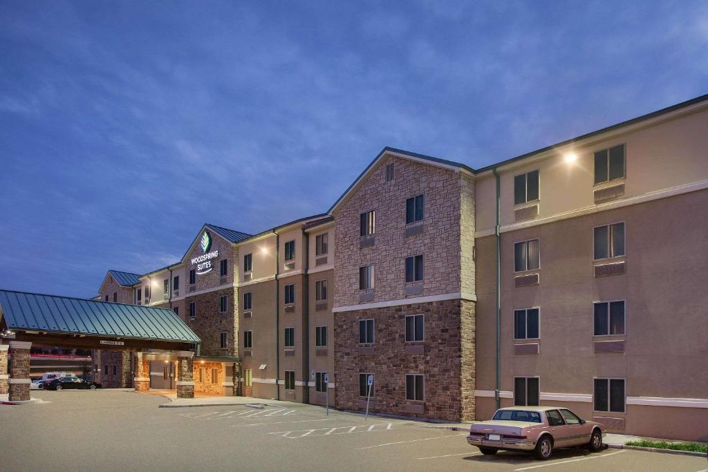 WoodSpring Suites Las Colinas - Northwest Dallas photo 1