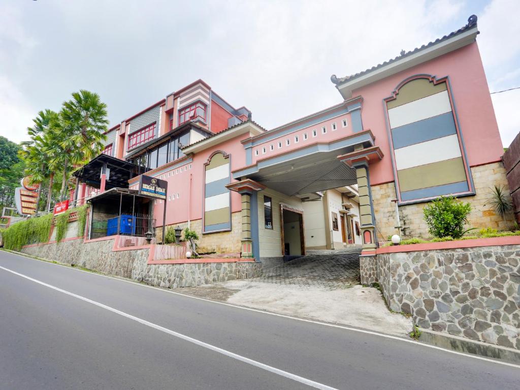Urbanview Hotel Bergas Indah Bandungan by RedDoorz photo 4