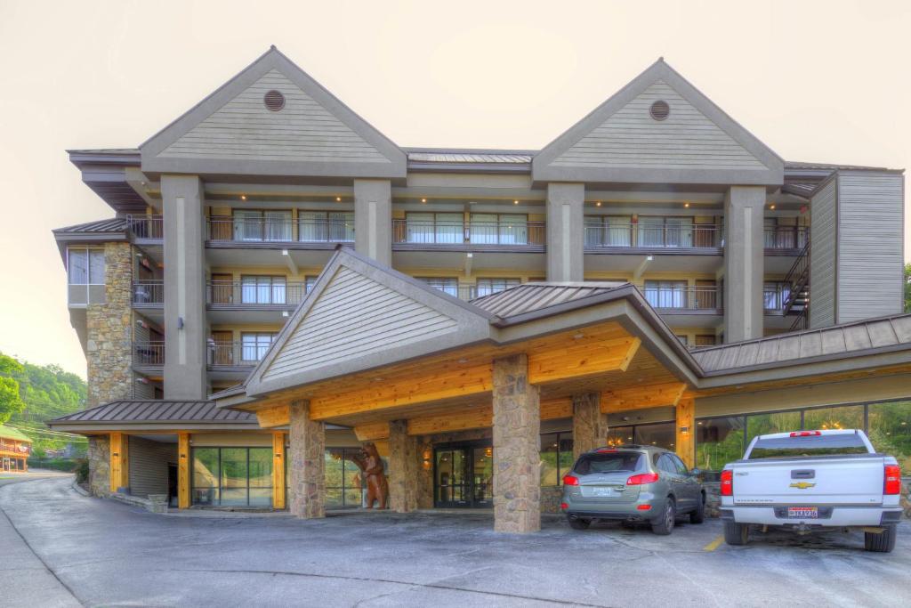 Clarion Pointe Downtown Gatlinburg photo 2