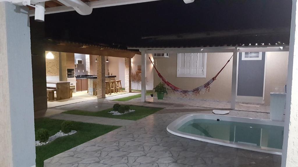 CASA COM PISCINA no CENTRO photo 3