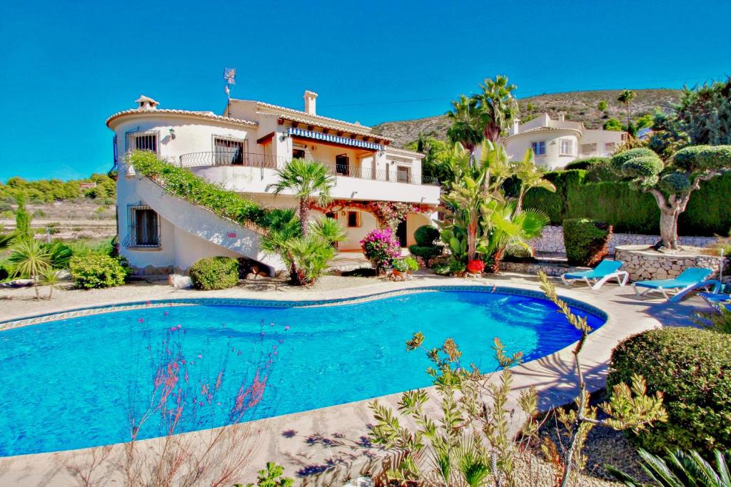 Nessa - well furnished villa with panoramic views in Benitachell photo 3