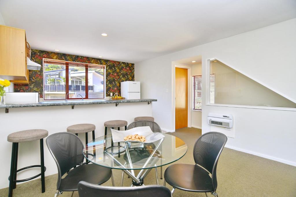 Tumeke Akaroa - Apartment - Christchurch Holiday Homes photo 2