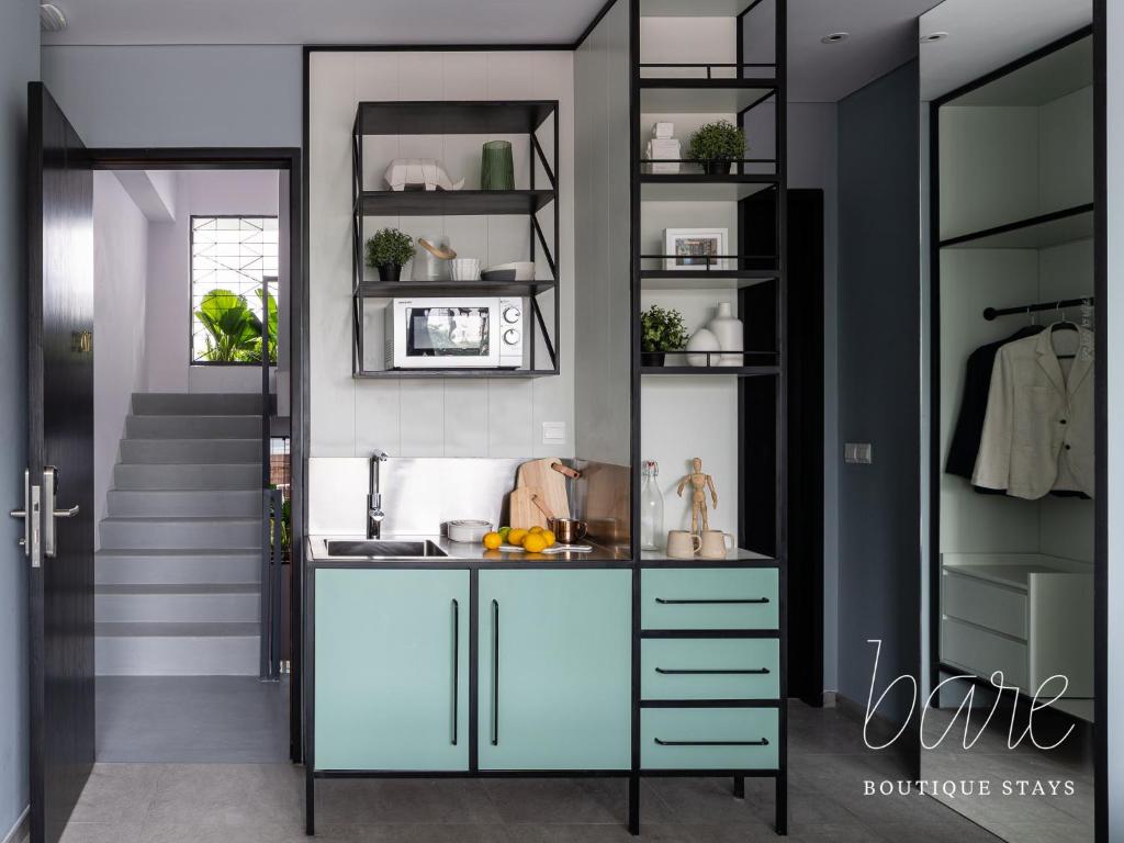 Bare Gallery Boutique Stays