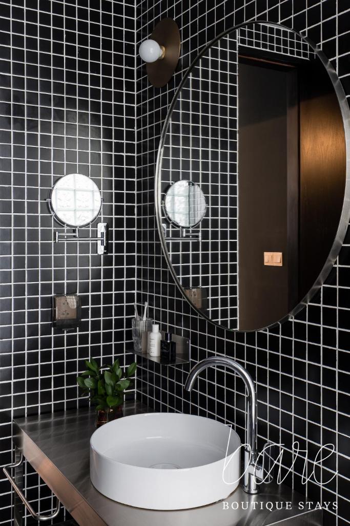 Bare Gallery Boutique Stays