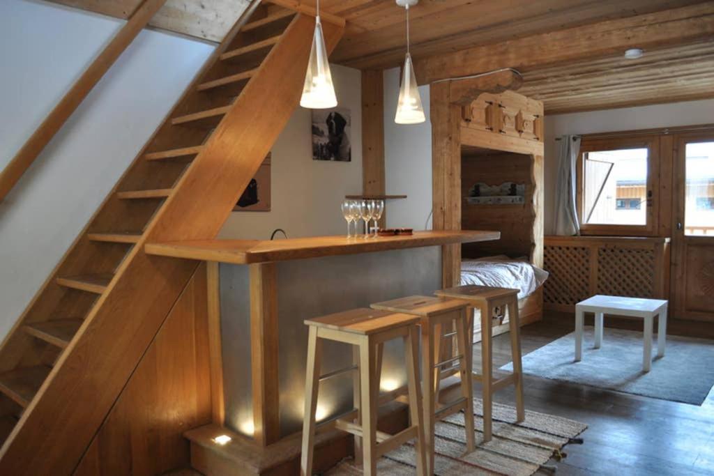 Les Gentianes Appartement 5 personnes à 50 mètres des pistes Meribel 3 vallées photo 3