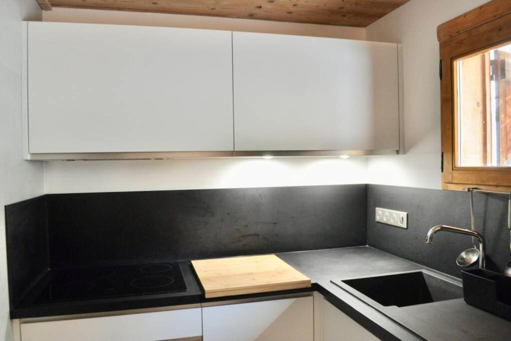 Les Gentianes Appartement 5 personnes à 50 mètres des pistes Meribel 3 vallées photo 4