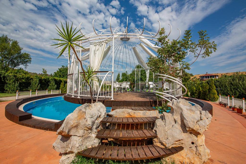Hotel Legjenda photo 2