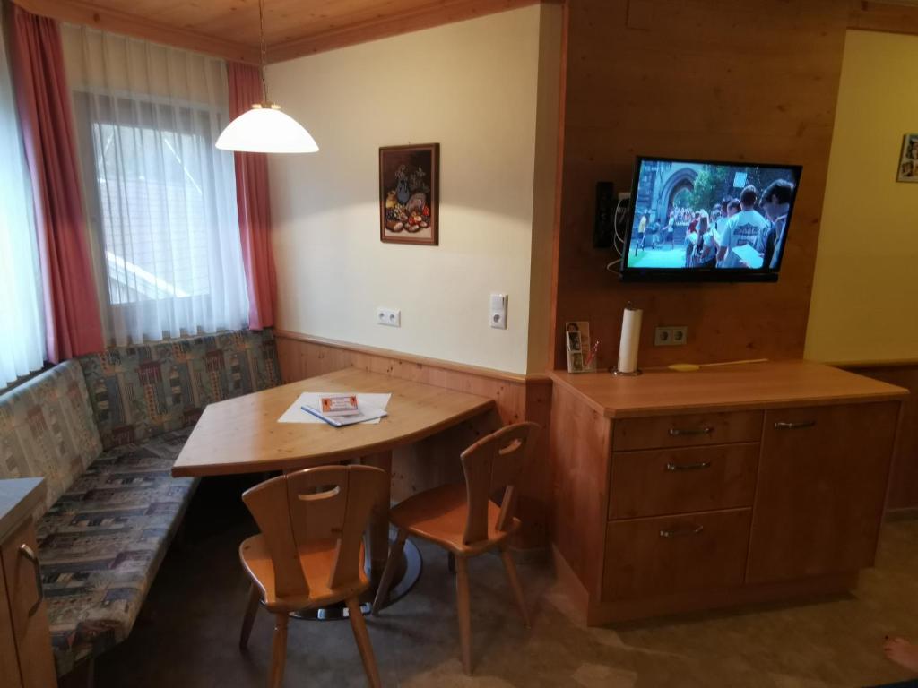 Апартаменты (Апартаменты с 2 спальнями и балконом), Appartement Zottl