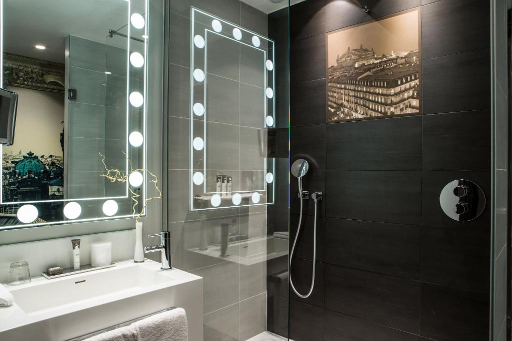 Двухместный (Улучшенный номер с кроватью размера «queen-size»), Hotel Indigo Paris - Opera