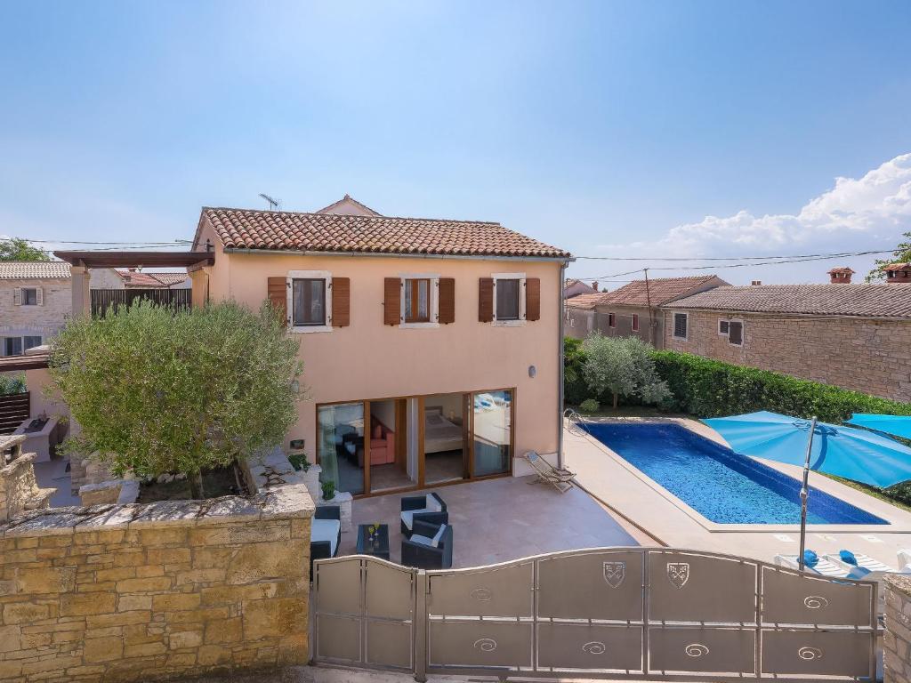 Holiday Home Paula - ROJ440 by Interhome