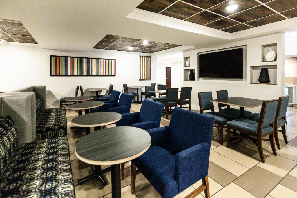 Holiday Inn Express Hotel & Suites Nashville Brentwood 65S photo 2